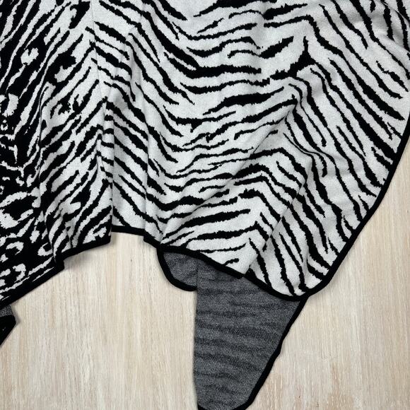 WHBM Wrap Shawl Animal Prints Ruana Wool Cashmere Blend Chic Cozy Poncho OS - Picture 9 of 14